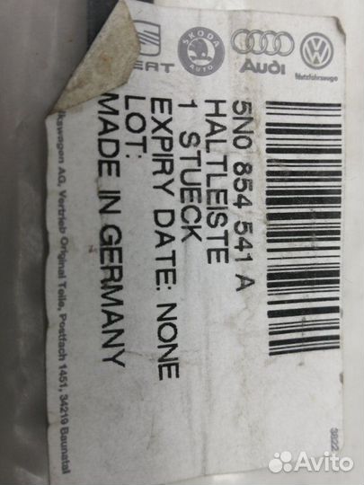 Молдинг лобового стекла передний левый Volkswagen