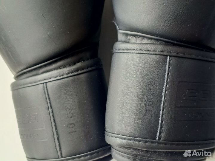 Боксерские перчатки 10 oz