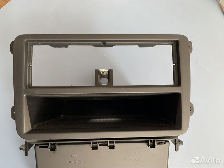 1KO 857 058 A Рамка 1 din для Фольксваген