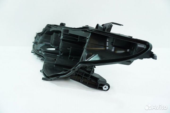Корпус фары левый Toyota Camry V70 2018