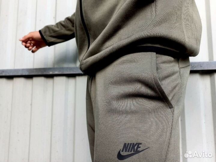 Спортивные костюмы Nike Tech Fleece