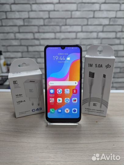 Телефон Honor 8a