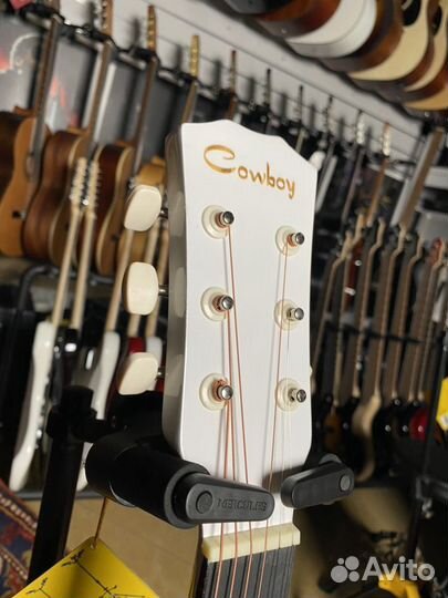 Акустическая гитара белая cowboy 3810C