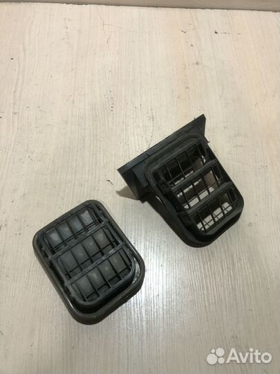 Решетка вентиляционная Skoda Fabia 2