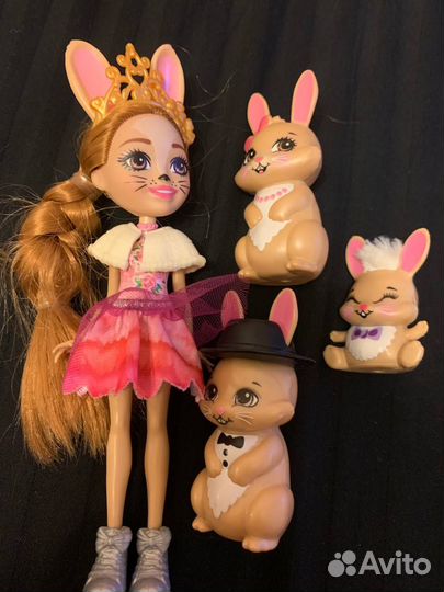 Enchantimals Royals Семья Кроликов с куклой Бристе