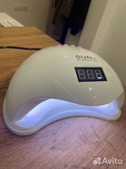 Лампа для сушки ногтей