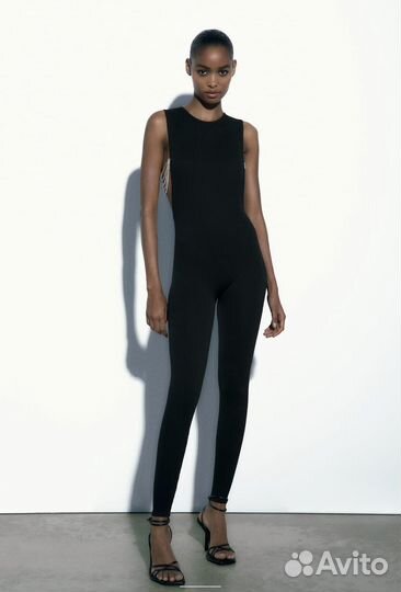 Комбинезон Zara со стразами по бокам новый