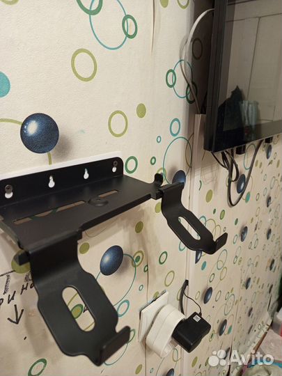 Полка для крепления PS5 на стену