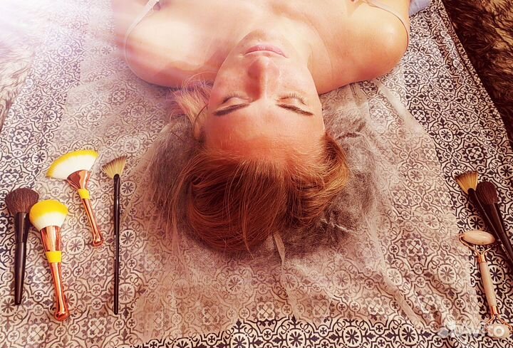 Массаж лица кисточками