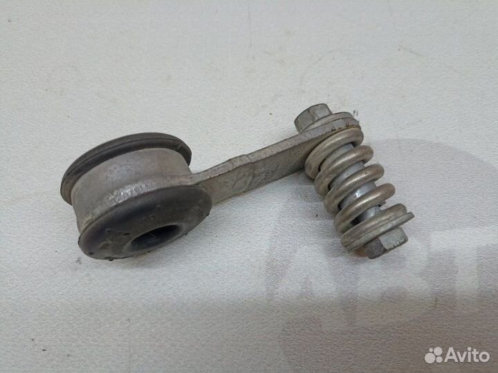 Кронштейн глушителя Audi A4 B8 cdhb 2013