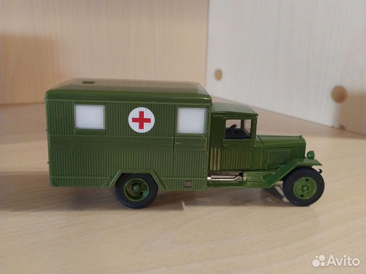 Зис-44 Санитарка (1:43)