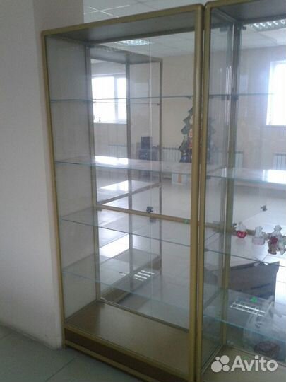 Стеклянные витрины