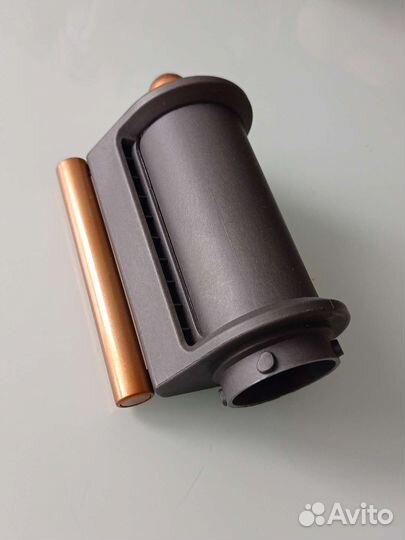 Выпрямляющая насадка на стайлер dyson