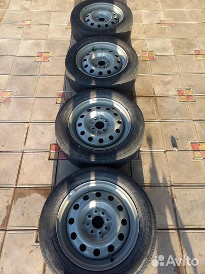 R14 Yokohama BluEarth AE50 185/60, PCD 4x98 DIA 58.5