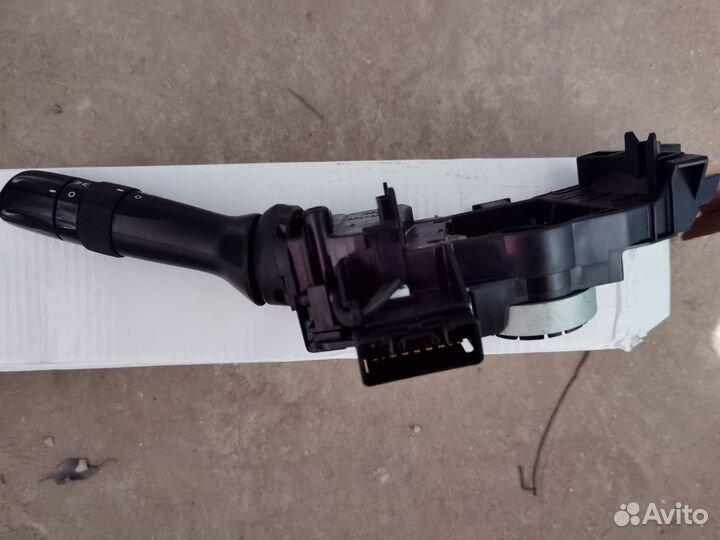 Переключатель подрулевой Toyota