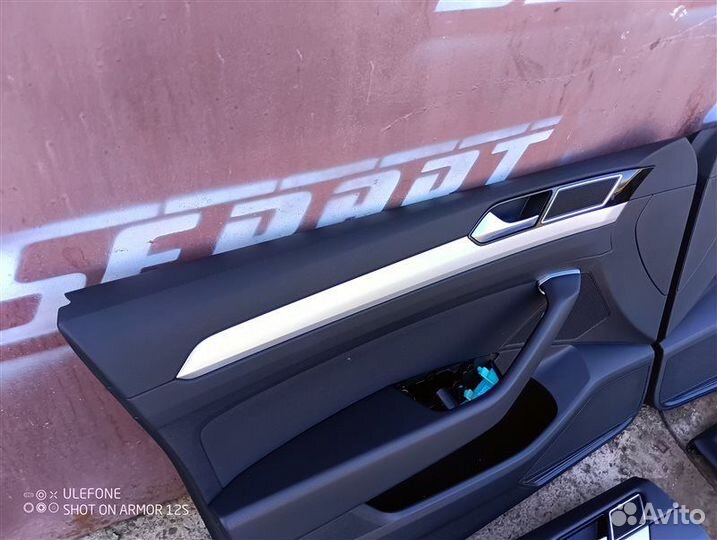 Обшивки дверей Volkswagen Passat B8 1.4 CZE 2015