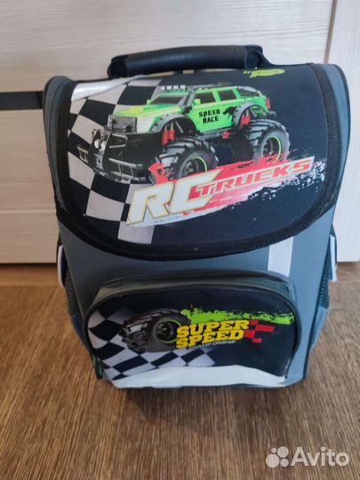 Школьный рюкзак