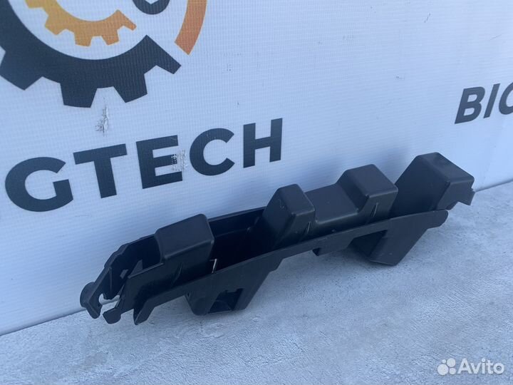 Кронштейн бампера Mercedes W205 A2058800603