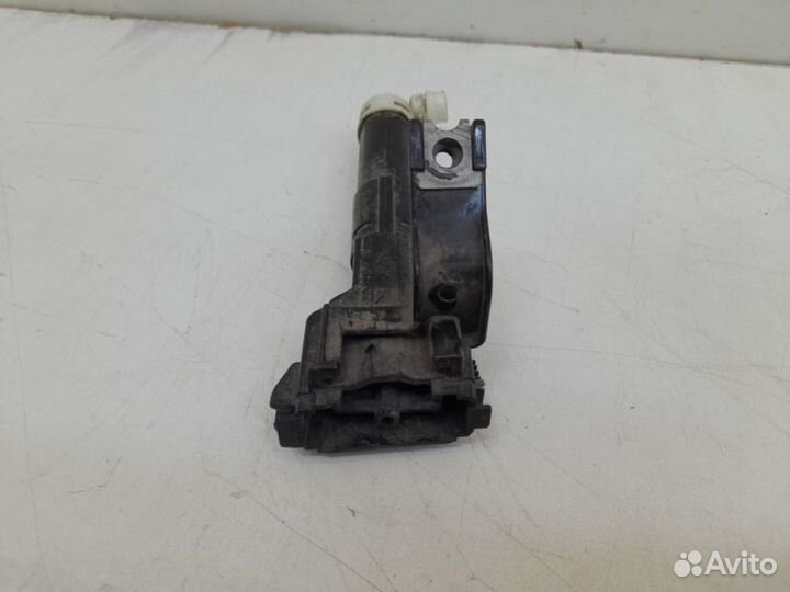 Форсунка омывателя передняя правая Toyota Land