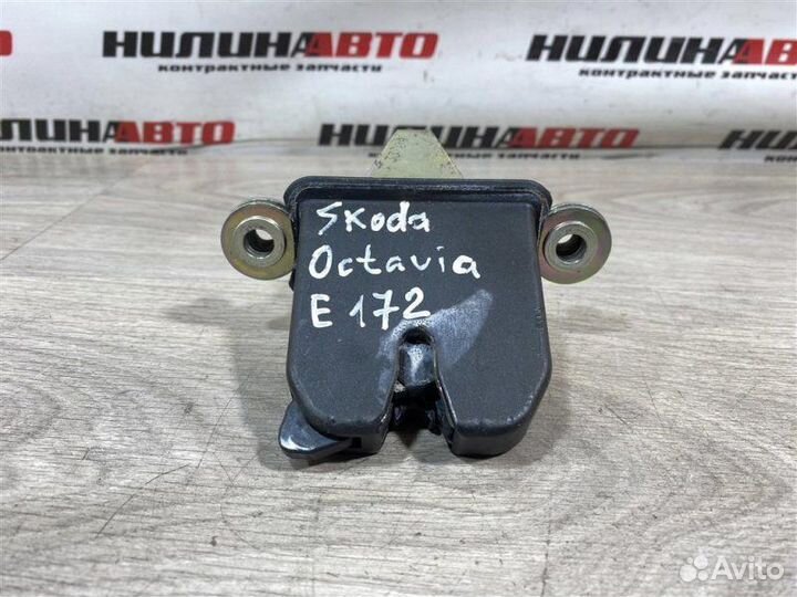Замок крышки багажника Skoda Octavia A5 1Z