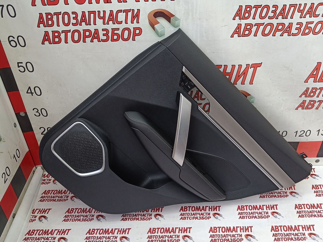 Обшивка двери задней правой Джили Кулрей SX11