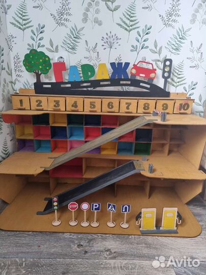 Гараж для машинок