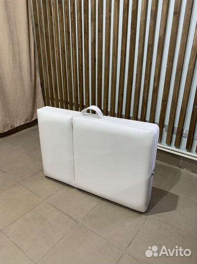 Массажный стол