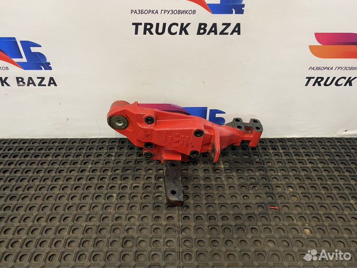 1643163 Кронштейн рессоры передней правый