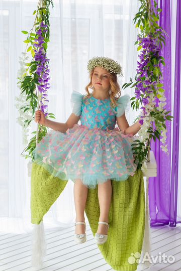 Нарядное платье для девочки ручной работы