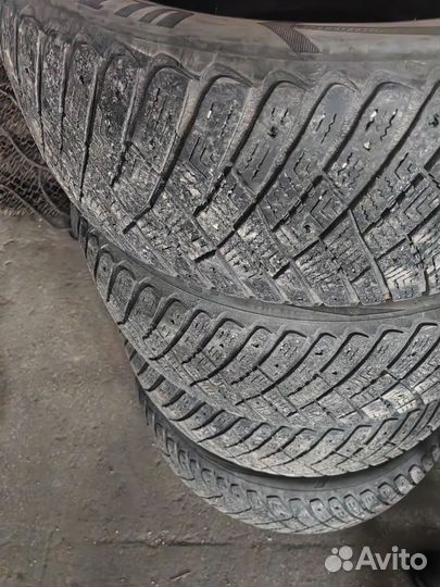 Goodyear Ultragrip Ice Arctic 225/55 R17