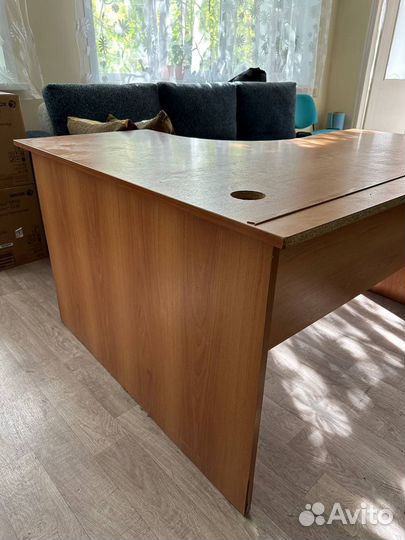 Компьютерный стол