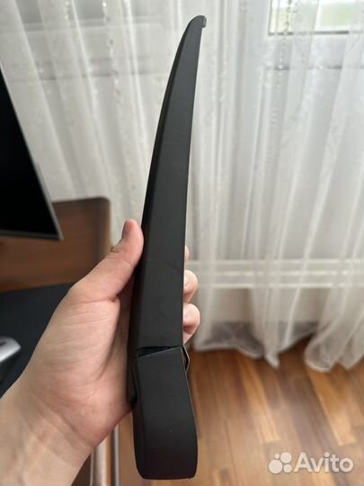 Поводок стеклоочистителя задний