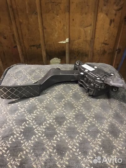 Педаль газа на Volkswagen T-5