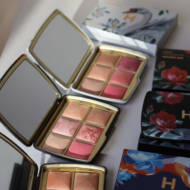 Hourglass палетка