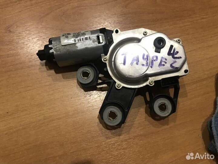 Моторчик стеклоочистителя Туарег VW 7L0955712A