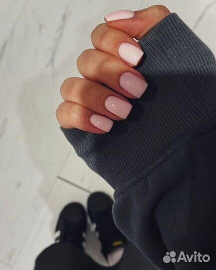 Маникюр педикюр