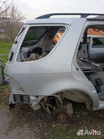 Заднее крыло мерс мл163