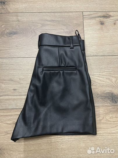 Кожаные шорты