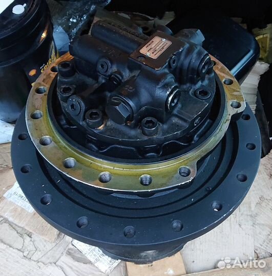 Редуктор хода Hitachi ZX 200-3 с мотором-24
