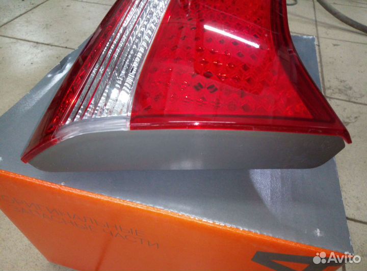 Фонарь крышки багажника левый Kia Rio 3