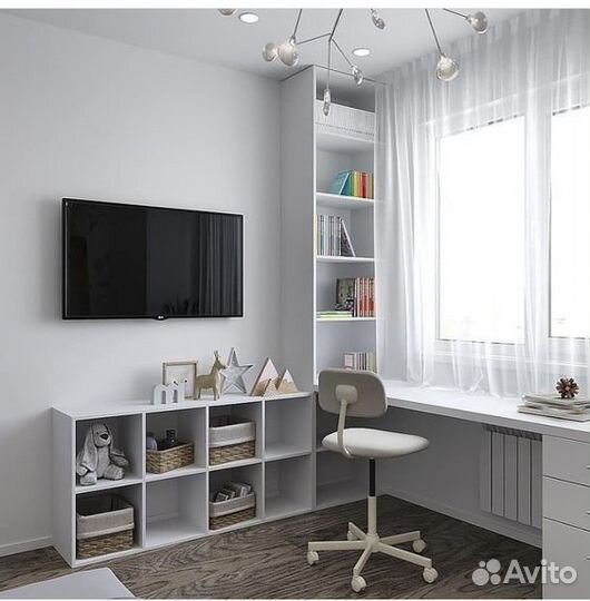 Рабочая зона школьника у окна