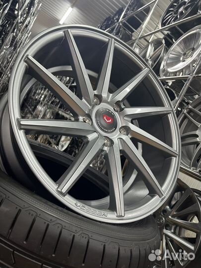 Диски литые R17 5*114.3 Vossen CVT вертушки