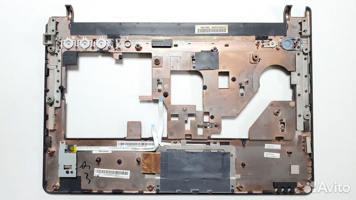 Топкейс ноутбука Lenovo IdeaPad U450 с дефектом