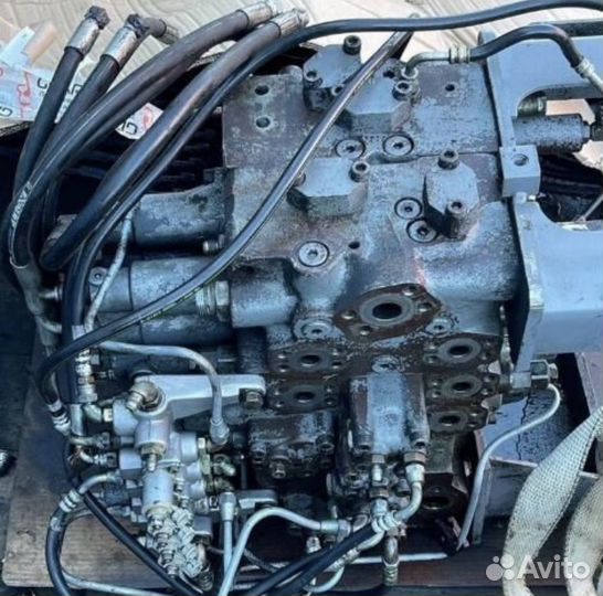 Основной распределитель Hitachi 240-3