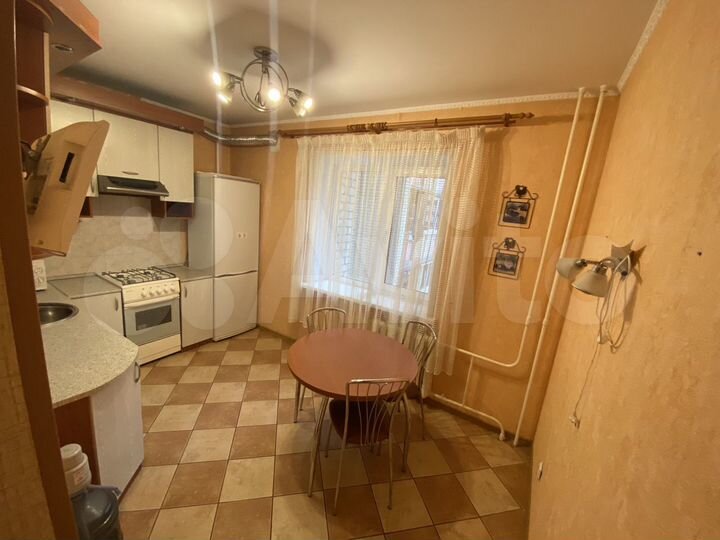 2-к. квартира, 56 м², 3/10 эт.