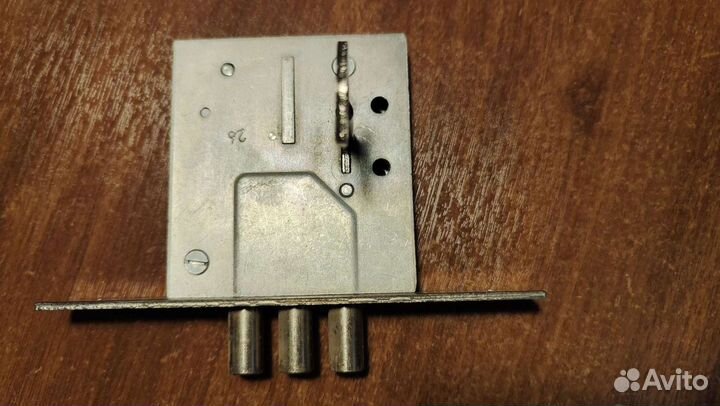 Замок сам 3В