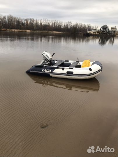 Надувная лодка с мотором