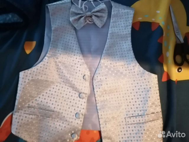 Жилетка с бабочкой для мальчика 4-5 лет