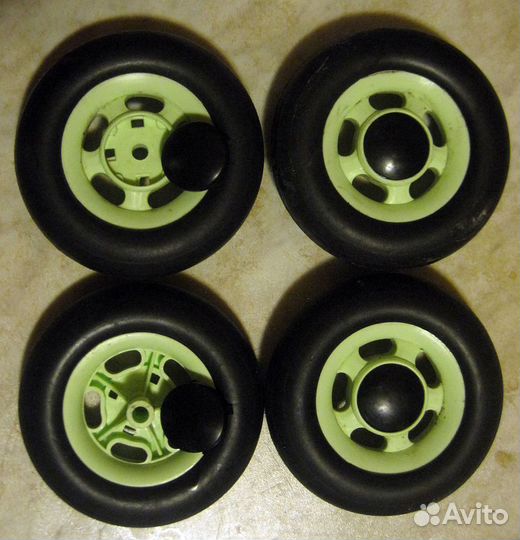 Комплект (4шт.) б/у колес от детской коляски