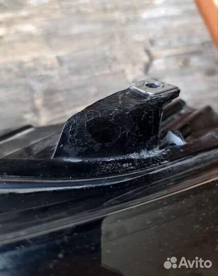 Фара левая Volkswagen Polo